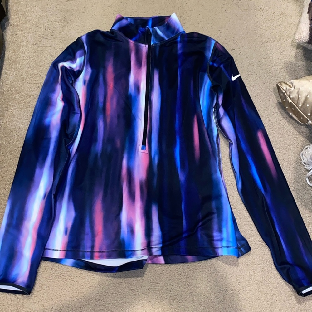 Barely worn NIKE 1/4 zip